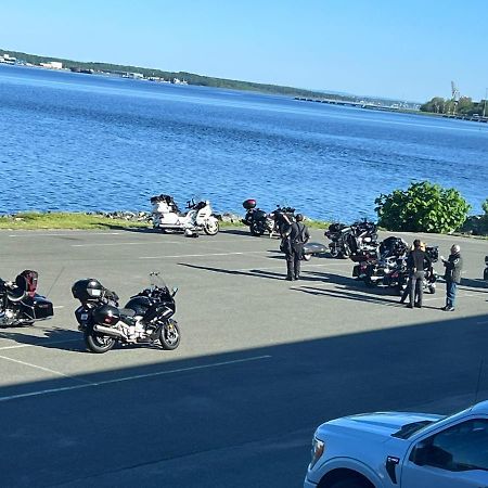 Harbourview Inn And Suites Сидни Екстериор снимка