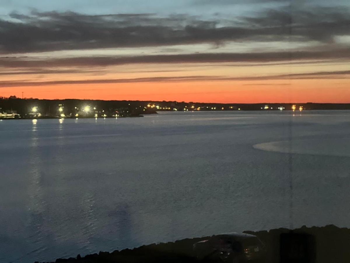 Harbourview Inn And Suites Сидни Екстериор снимка