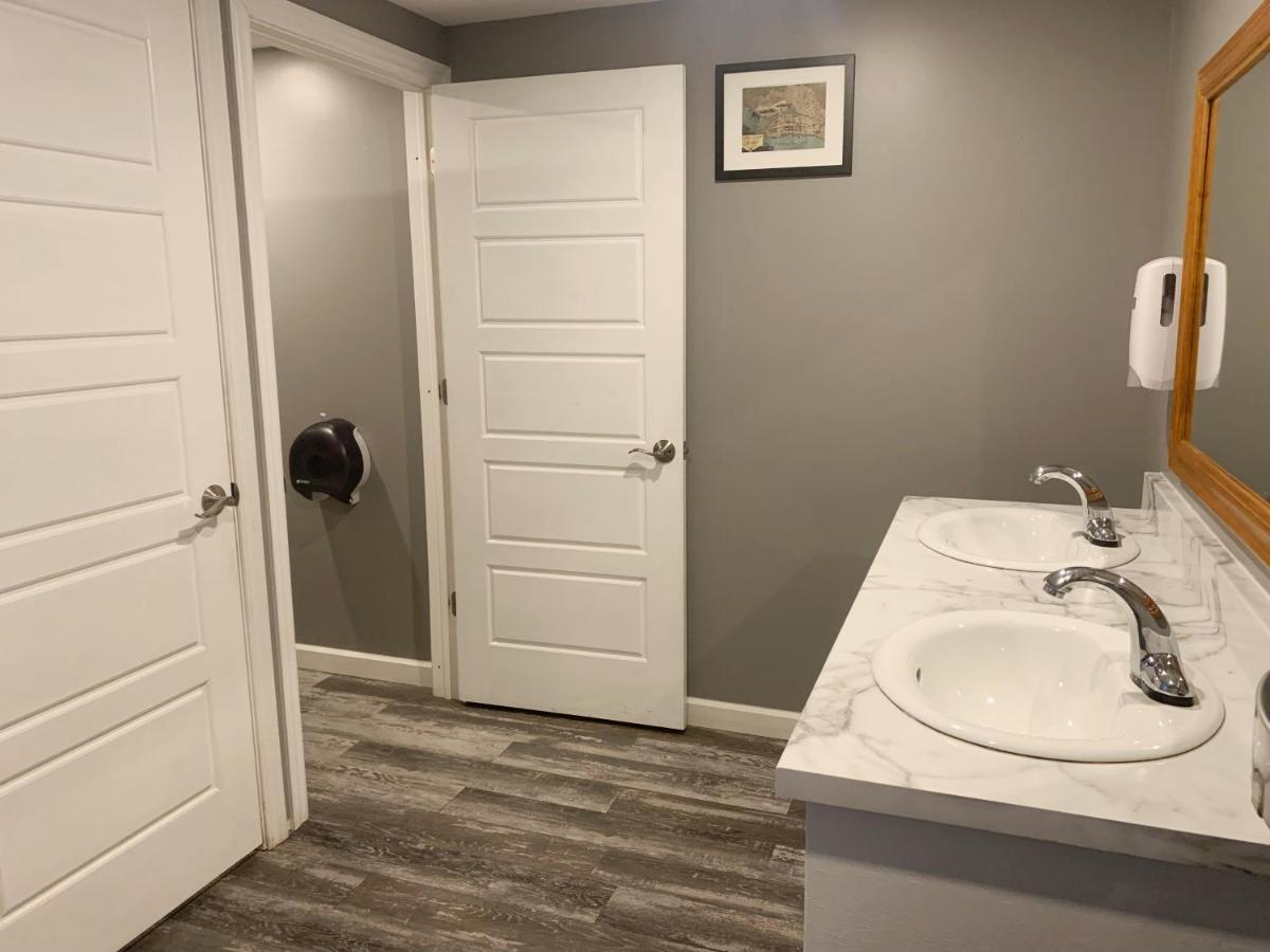 Harbourview Inn And Suites Сидни Екстериор снимка