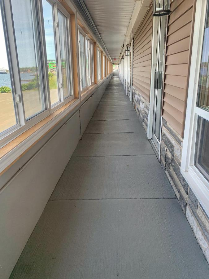Harbourview Inn And Suites Сидни Екстериор снимка